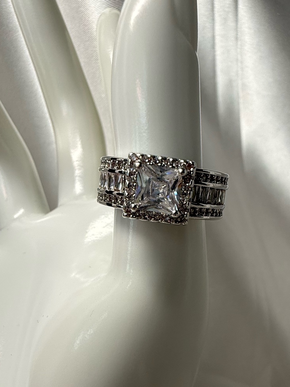 Silver-Tone Princess Cut Halo Ring with Clear Stones Sz 7